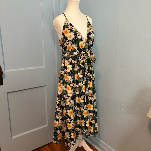 SHEIN Navy Dress with Orange and White Tropical Floral Design - Picture 5 of 6